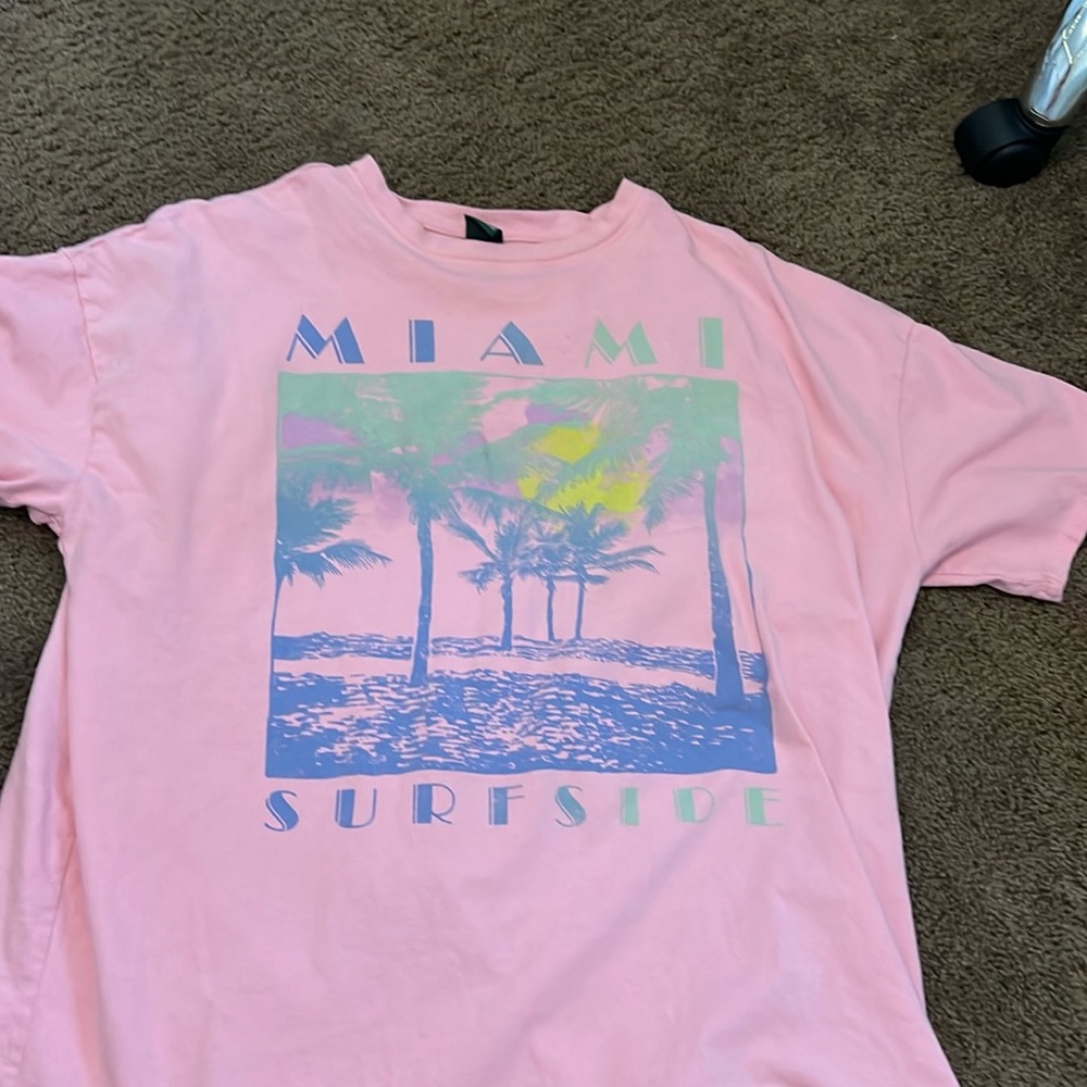 overoversized graphic tee